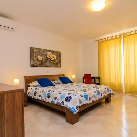 Ornella Apartament *