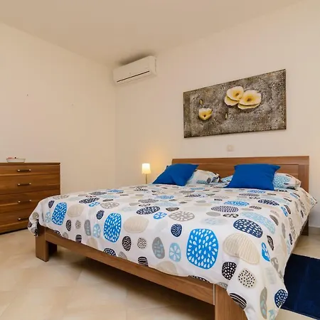 Apartament Ornella *